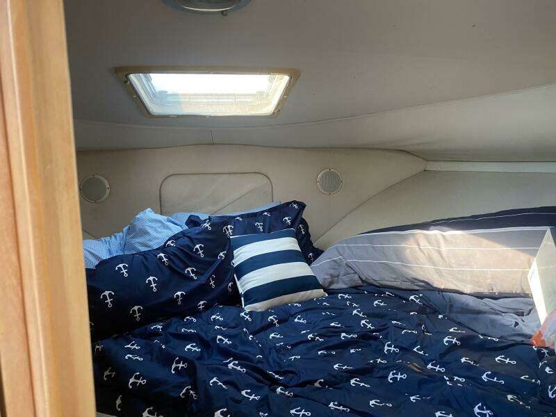 37ft Carver Yacht For Sale