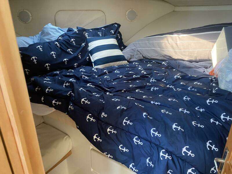 37ft Carver Yacht For Sale