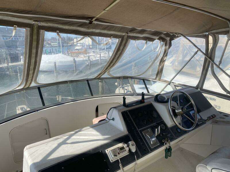 37ft Carver Yacht For Sale