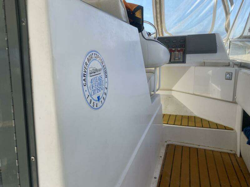 37ft Carver Yacht For Sale