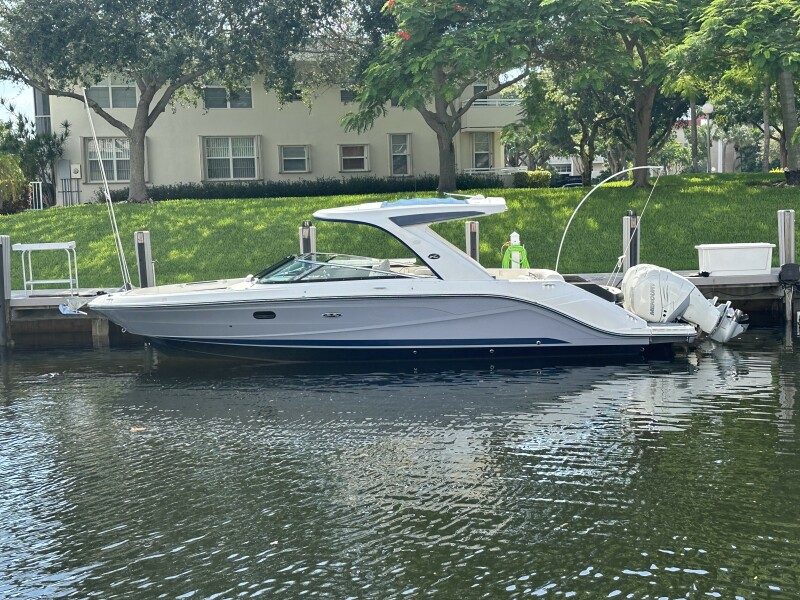 31' 2018 Sea Ray SLX 310