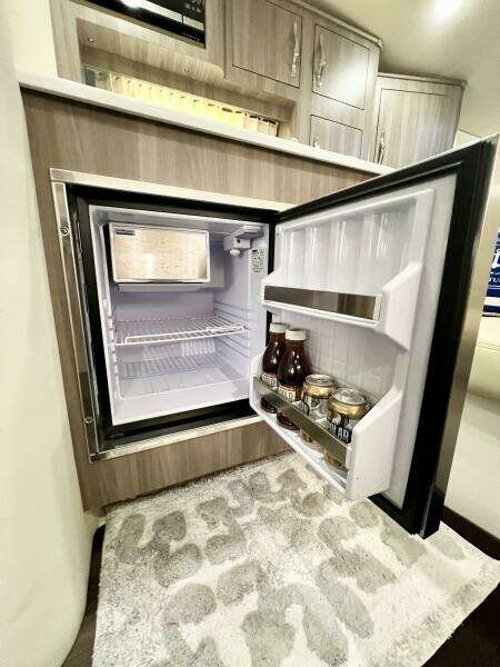 33ft Regal Yacht For Sale