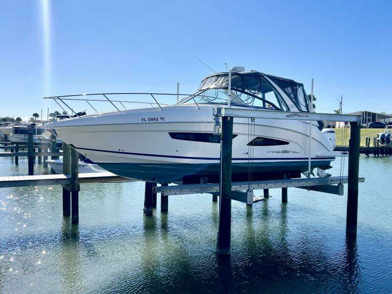 33ft Regal Yacht For Sale