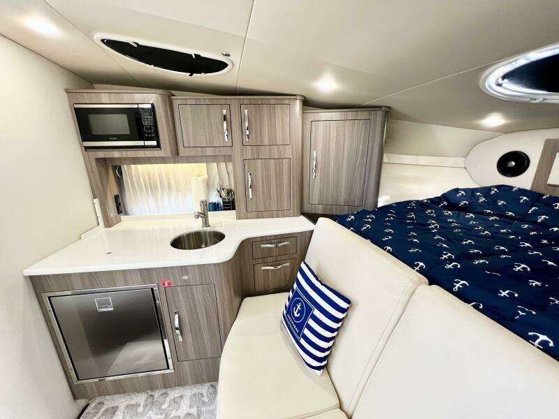 33ft Regal Yacht For Sale