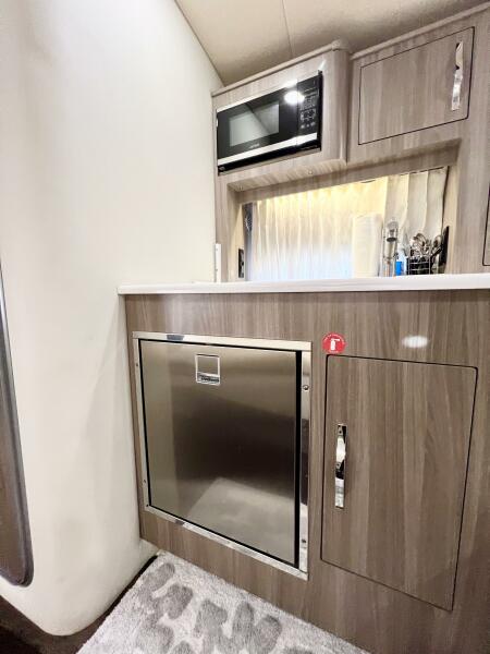 33' 2021 Regal 33 XO