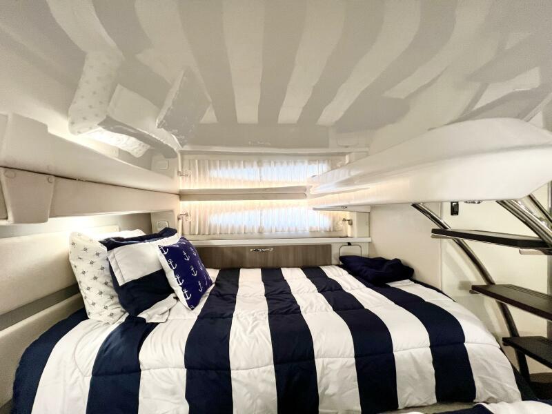 33' 2021 Regal 33 XO