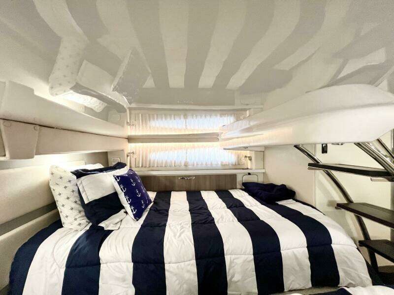 33ft Regal Yacht For Sale