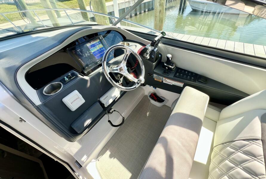 33' 2021 Regal 33 XO