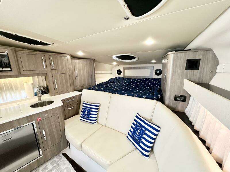 33ft Regal Yacht For Sale