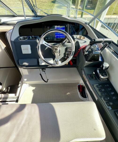 33' 2021 Regal 33 XO