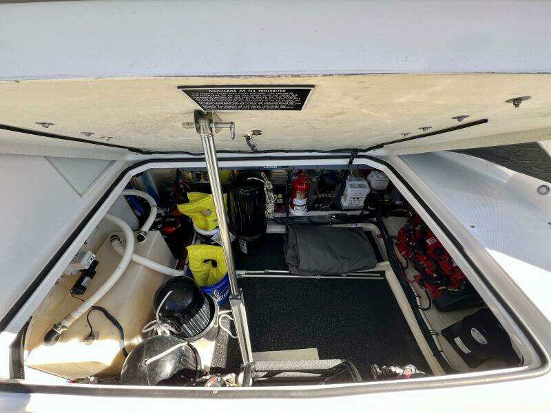 33ft Regal Yacht For Sale