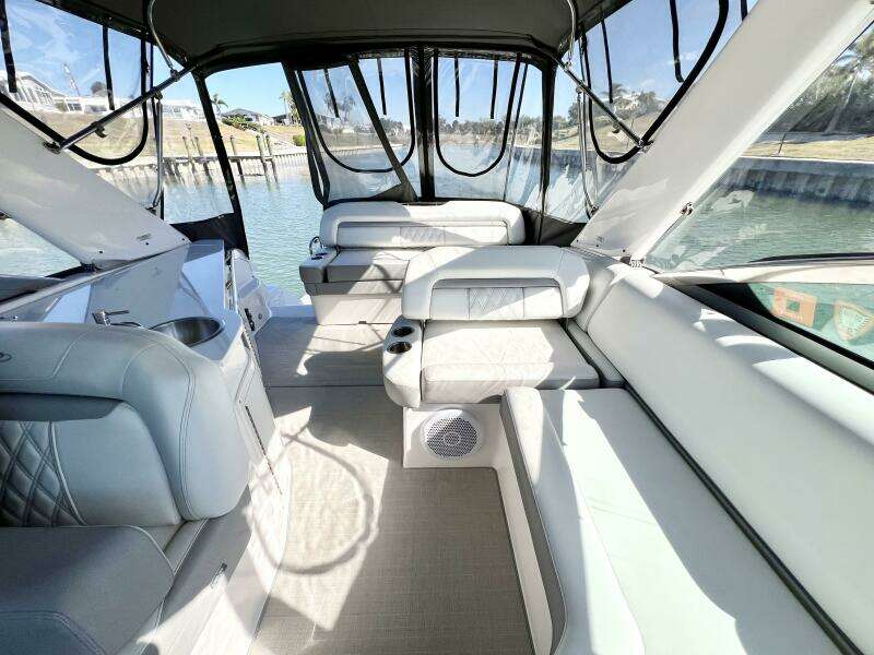 33ft Regal Yacht For Sale