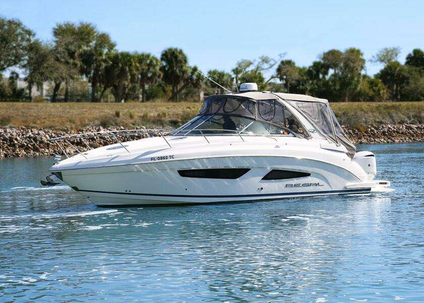 33ft Regal Yacht For Sale