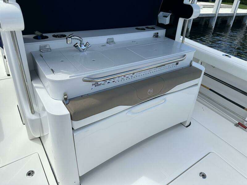 PERFECTION 37ft Edgewater Yacht For Sale