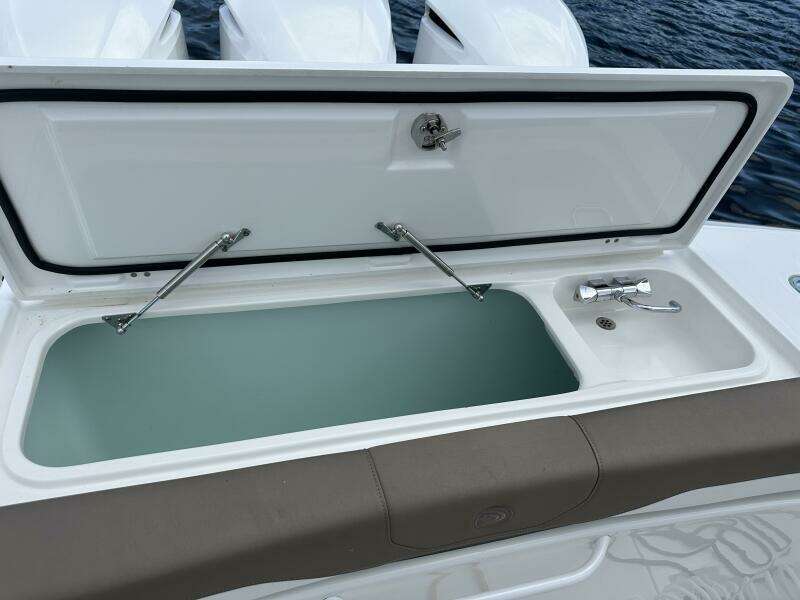 PERFECTION 37ft Edgewater Yacht For Sale