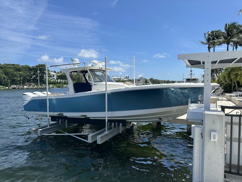 37' 2020 Edgewater 370CC