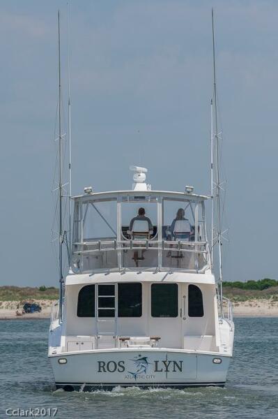 53' 2007 Post 53 Convertible