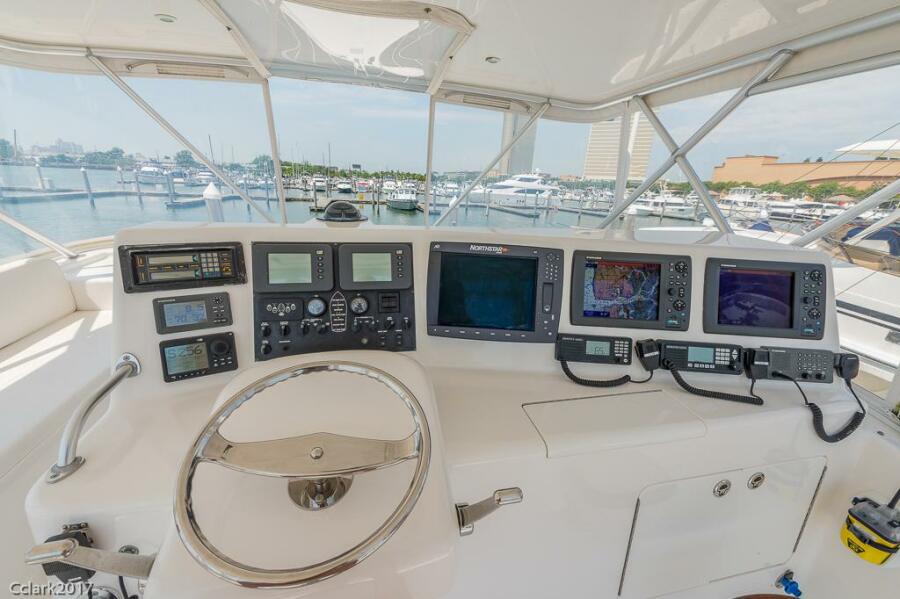 53' 2007 Post 53 Convertible