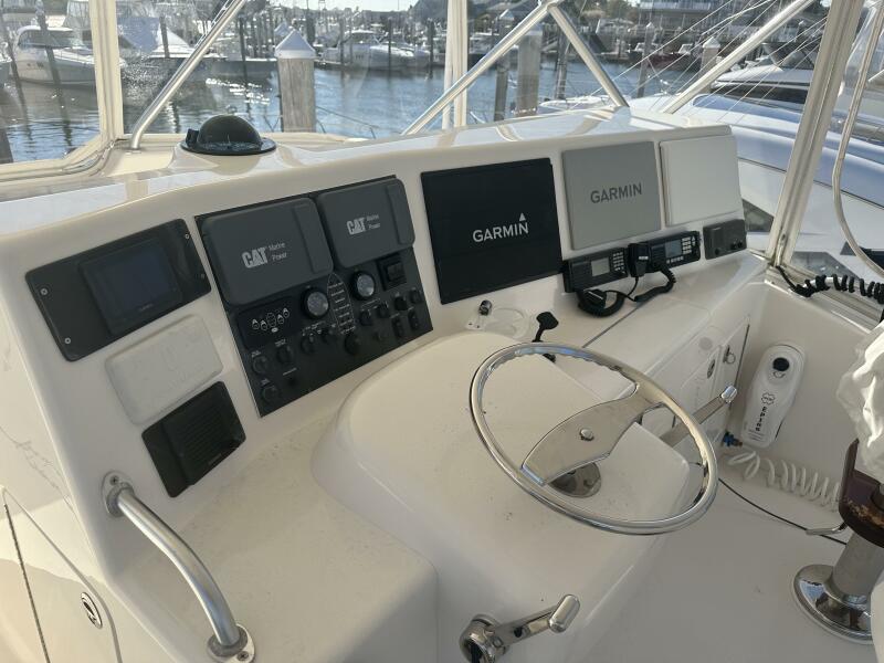 53' 2007 Post 53 Convertible