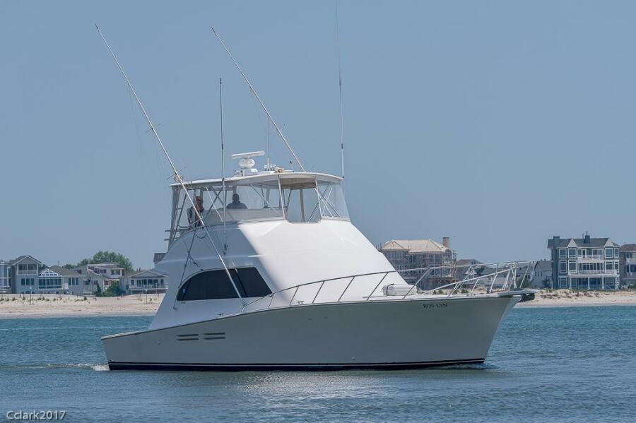 53' 2007 Post 53 Convertible