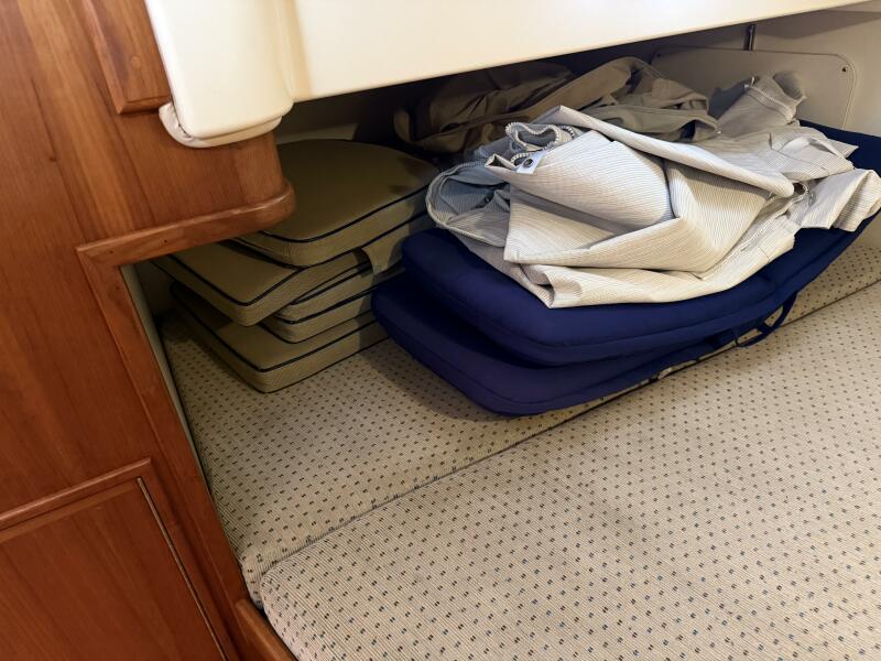 38' 1999 Island Packet 380