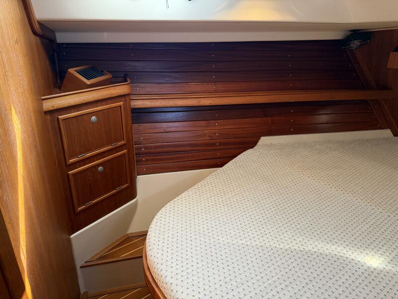 38' 1999 Island Packet 380