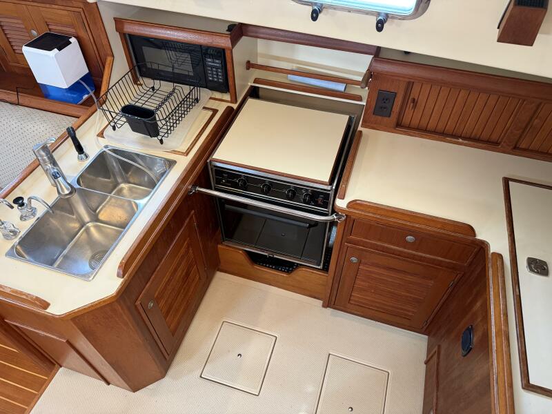 38' 1999 Island Packet 380