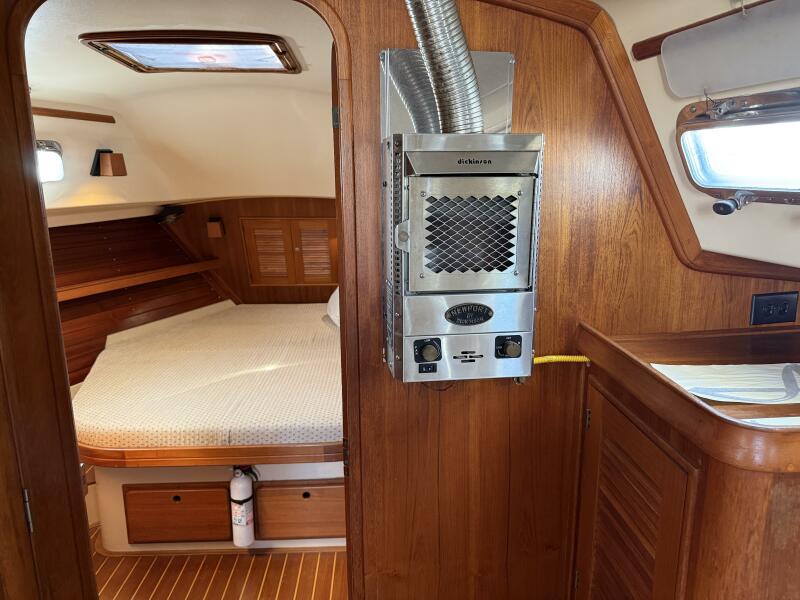 38' 1999 Island Packet 380