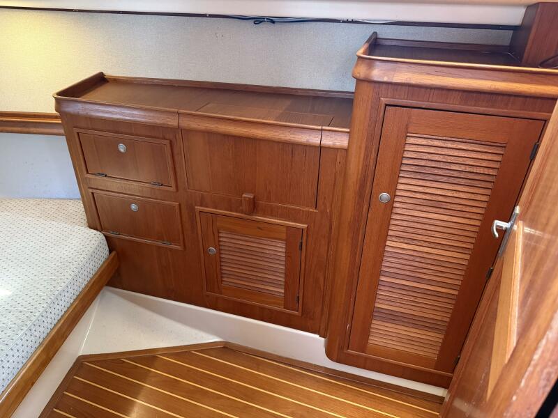 38' 1999 Island Packet 380