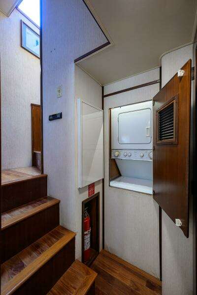 FOREVER YOUNG 78ft Hatteras Yacht For Sale