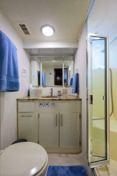 FOREVER YOUNG 78ft Hatteras Yacht For Sale