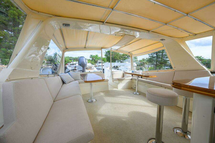 FOREVER YOUNG 78ft Hatteras Yacht For Sale