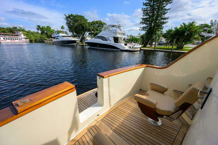 FOREVER YOUNG 78ft Hatteras Yacht For Sale
