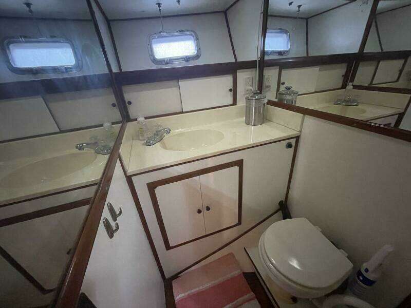 Peaceful Times 40ft Heritage East Yacht For Sale