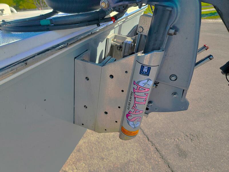 21' 2021 Hewes Redfisher 21