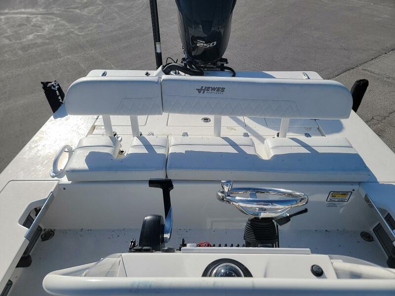 21' 2021 Hewes Redfisher 21