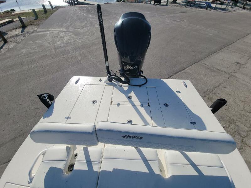 21' 2021 Hewes Redfisher 21