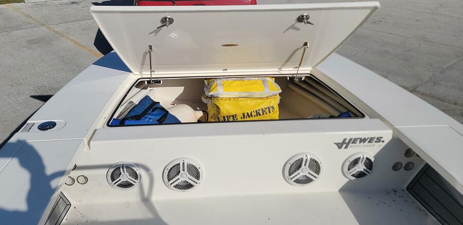 21' 2021 Hewes Redfisher 21