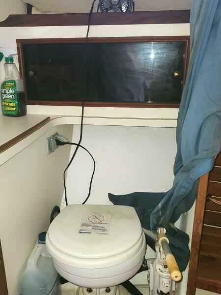 33' 1987 Cape Dory 330