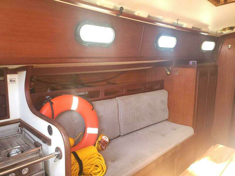 MILEKA V 33ft Cape Dory Yacht For Sale