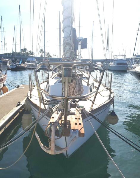 33' 1987 Cape Dory 330