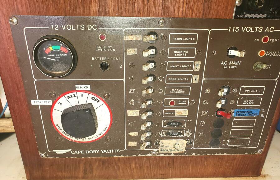 33' 1987 Cape Dory 330