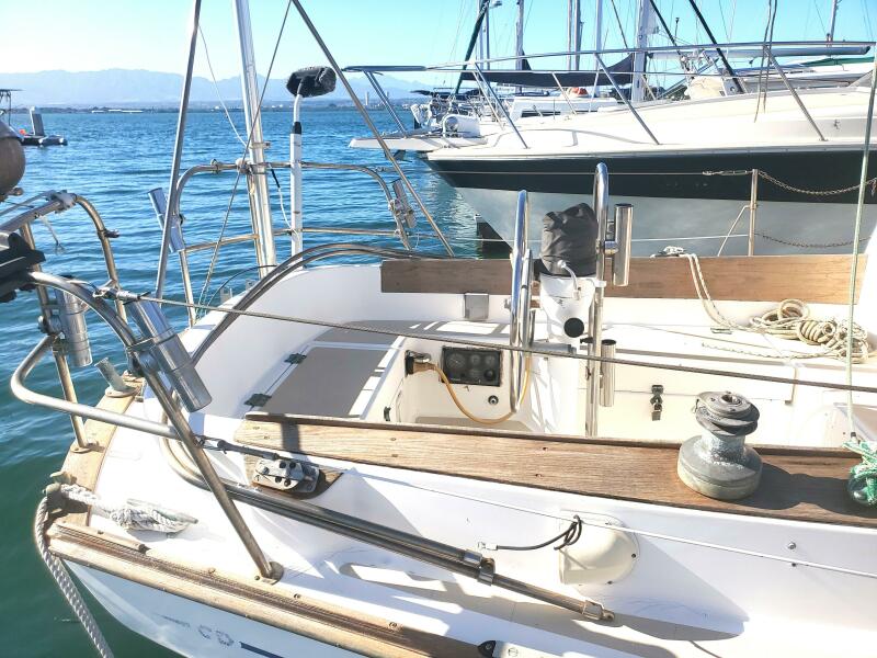 33' 1987 Cape Dory 330