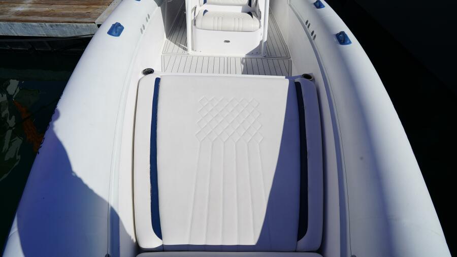 33' 2015 Airship 330