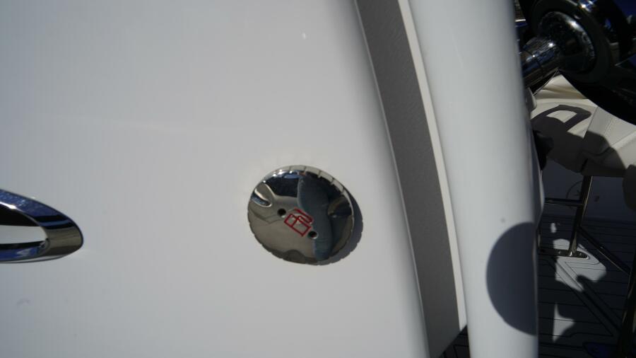 33' 2015 Airship 330