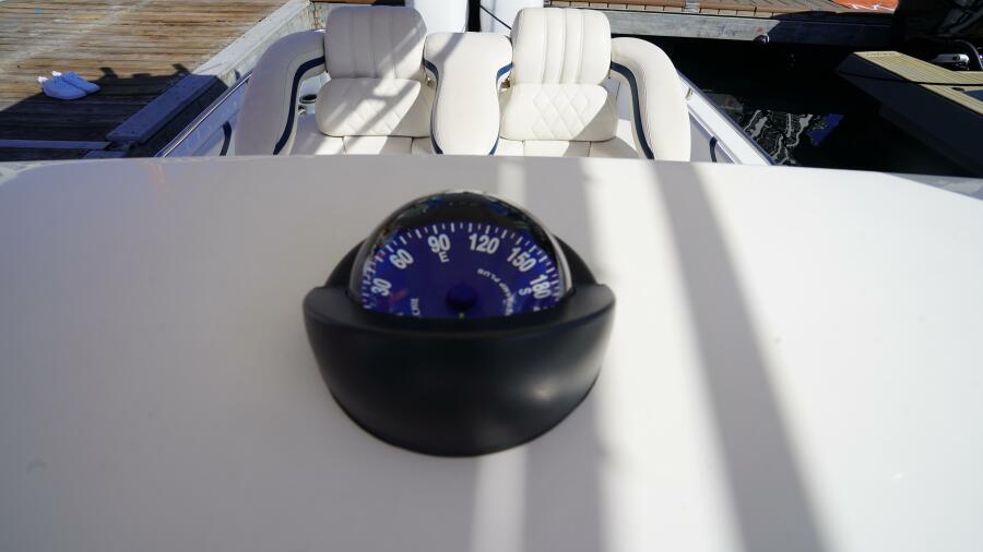 33' 2015 Airship 330