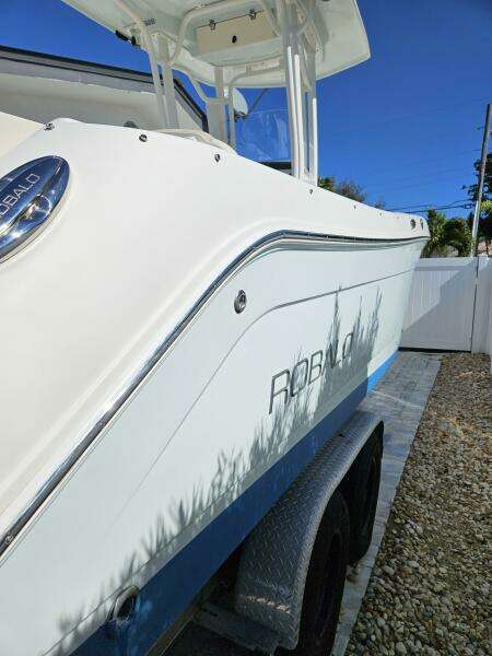 24ft Robalo Yacht For Sale