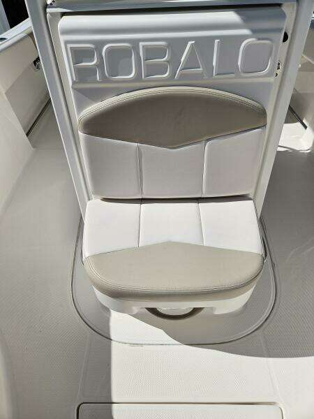 24ft Robalo Yacht For Sale
