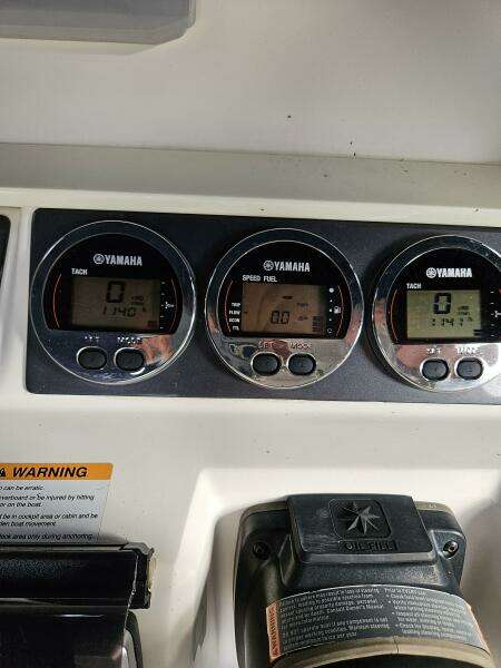 24ft Robalo Yacht For Sale