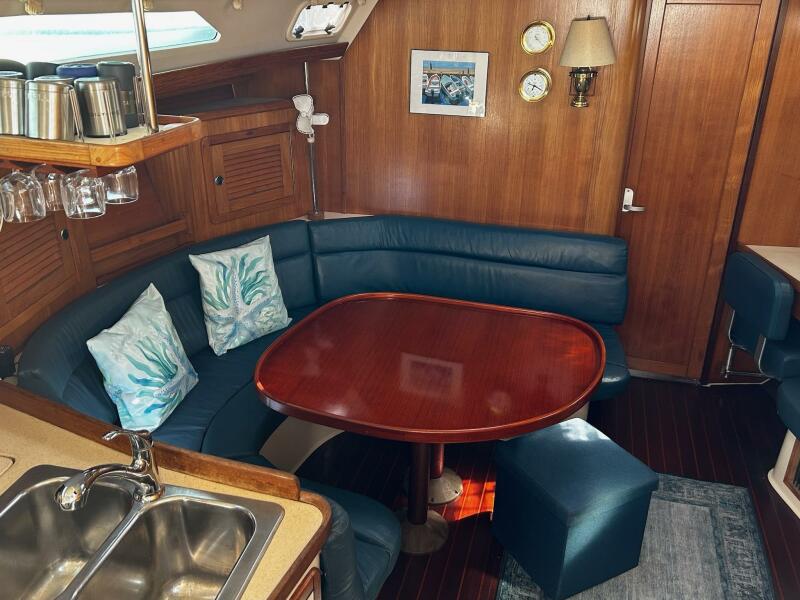 42' 1999 Catalina 42 MKII